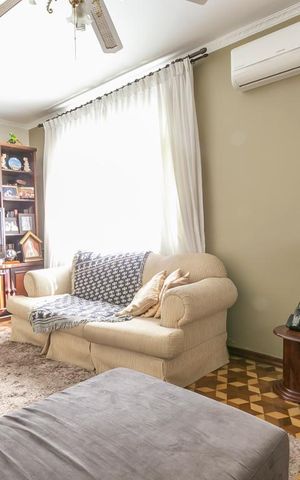 Casa à venda com 320m², 4 quartos e 2 vagasSala