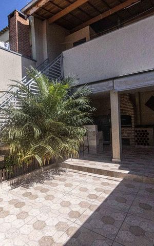 Casa para alugar com 120m², 2 quartos e 2 vagas Casa para alugar com 120m², 2 quartos e 2 vagasÁrea Externa