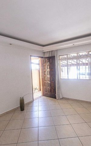 Casa para alugar com 120m², 2 quartos e 2 vagas Casa para alugar com 120m², 2 quartos e 2 vagasSala
