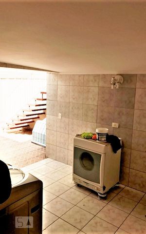 Casa à venda com 300m², 4 quartos e 4 vagasLavanderia