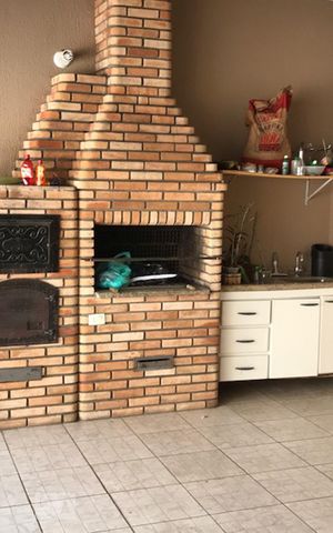 Casa à venda com 300m², 4 quartos e 4 vagasChurrasqueira