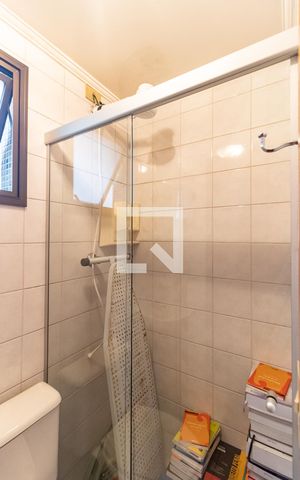 Apartamento à venda com 145m², 3 quartos e 2 vagas Apartamento à venda com 145m², 3 quartos e 2 vagasBanheiro de Serviço