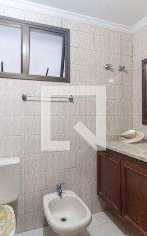 Apartamento à venda com 145m², 3 quartos e 2 vagas Apartamento à venda com 145m², 3 quartos e 2 vagasBanheiro da Suíte