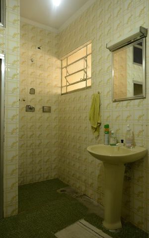 Casa à venda com 200m², 2 quartos e 4 vagasBanheiro