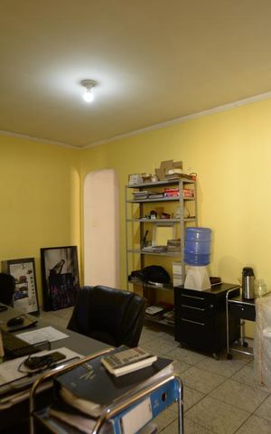 Casa à venda com 200m², 2 quartos e 4 vagasSala