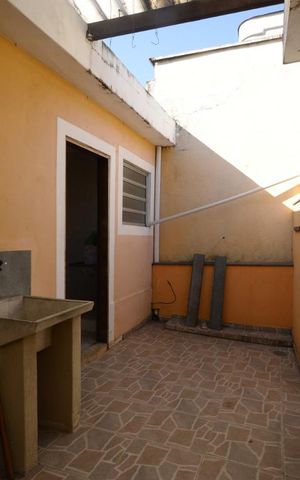 Casa à venda com 200m², 2 quartos e 4 vagasEdicula