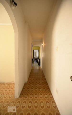 Casa à venda com 200m², 2 quartos e 4 vagasCorredor