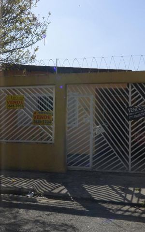 Casa à venda com 200m², 2 quartos e 4 vagasFachada
