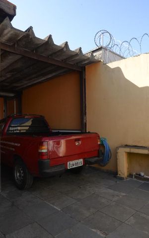 Casa à venda com 200m², 2 quartos e 4 vagasGaragem
