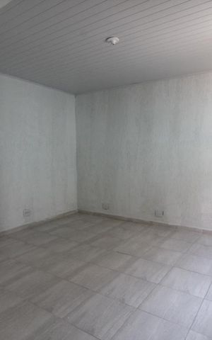 Casa à venda com 120m², 1 quarto e sem vagaquarto