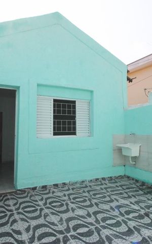 Casa à venda com 120m², 1 quarto e sem vagaquintal