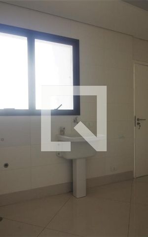 Apartamento para alugar com 244m², 3 quartos e 4 vagasÁrea de Serviço