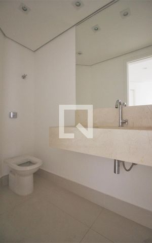 Apartamento para alugar com 244m², 3 quartos e 4 vagasLavabo