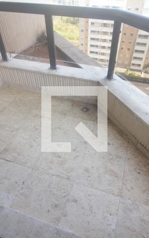 Apartamento para alugar com 244m², 3 quartos e 4 vagasVaranda