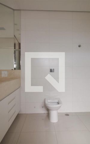 Apartamento para alugar com 244m², 3 quartos e 4 vagasBanheiro da Suíte 2