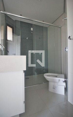 Apartamento para alugar com 244m², 3 quartos e 4 vagasBanheiro da Suíte 1