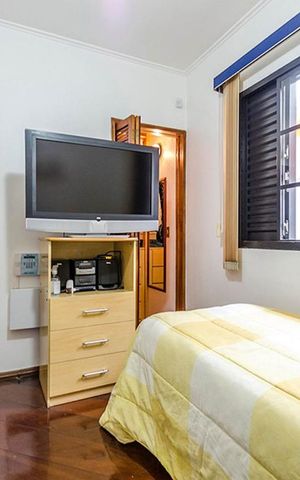 Casa à venda com 430m², 5 quartos e 4 vagas Casa à venda com 430m², 5 quartos e 4 vagasQuarto 1