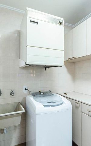 Casa à venda com 430m², 5 quartos e 4 vagas Casa à venda com 430m², 5 quartos e 4 vagasÁrea de Serviço