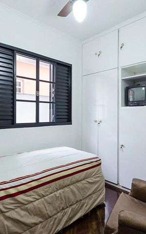 Casa à venda com 430m², 5 quartos e 4 vagas Casa à venda com 430m², 5 quartos e 4 vagasQuarto 3
