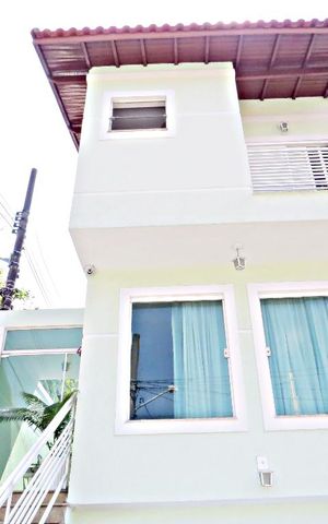 Casa à venda com 134m², 3 quartos e 3 vagasFachada