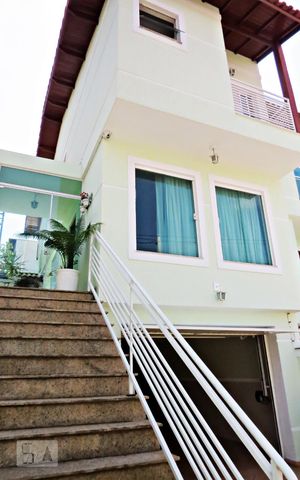 Casa à venda com 134m², 3 quartos e 3 vagasFachada