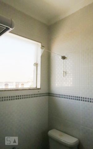 Casa à venda com 134m², 3 quartos e 3 vagasDetalhe do Banheiro da Suite 1