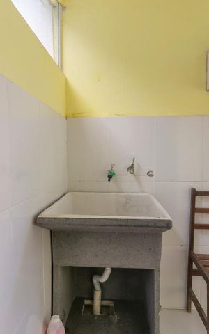 Casa à venda com 40m², 1 quarto e 1 vagaLavanderia