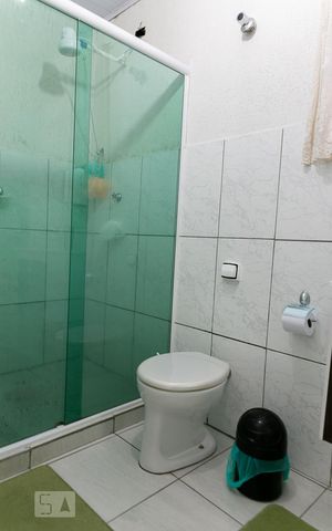 Casa à venda com 319m², 3 quartos e 3 vagas Casa à venda com 319m², 3 quartos e 3 vagasBanheiro