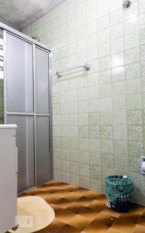 Casa à venda com 319m², 3 quartos e 3 vagas Casa à venda com 319m², 3 quartos e 3 vagasBanheiro