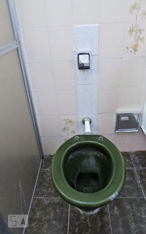 Casa para alugar com 100m², 2 quartos e sem vagaDetalhe banheiro