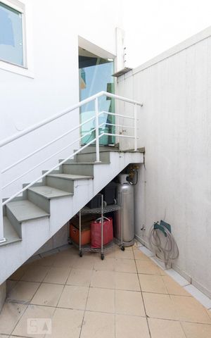 Casa à venda com 200m², 3 quartos e 4 vagas Casa à venda com 200m², 3 quartos e 4 vagasÁrea comum - Detalhe