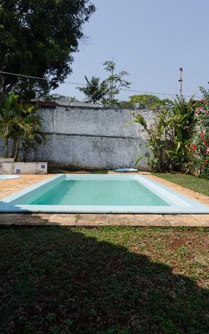 Casa à venda com 450m², 4 quartos e 4 vagasPiscina