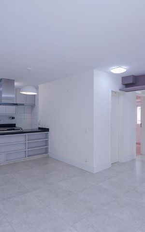 Apartamento à venda com 81m², 2 quartos e 1 vaga Apartamento à venda com 81m², 2 quartos e 1 vagaSala