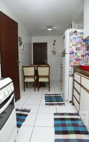 Apartamento à venda com 110m², 3 quartos e 2 vagasCozinha