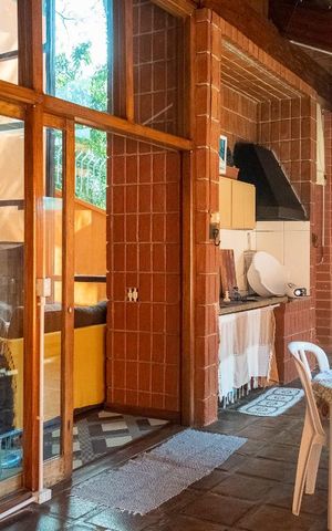 Casa à venda com 300m², 3 quartos e 5 vagasÁrea