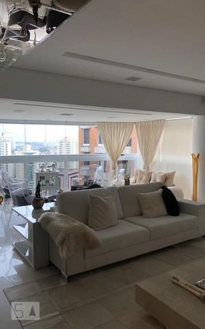 Apartamento à venda com 244m², 3 quartos e sem vaga Apartamento à venda com 244m², 3 quartos e sem vagaSala