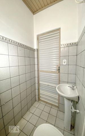Casa para alugar com 75m², 2 quartos e sem vagaBanheiro