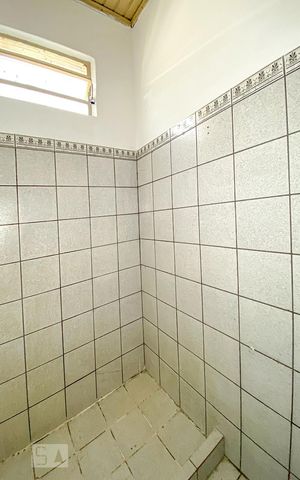 Casa para alugar com 75m², 2 quartos e sem vagaBanheiro
