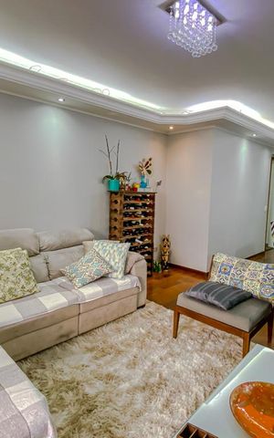 Apartamento à venda com 130m², 4 quartos e 2 vagasSala