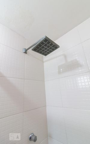 Apartamento para alugar com 45m², 2 quartos e sem vagaBanheiro - chuveiro