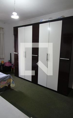 Casa à venda com 220m², 3 quartos e 2 vagasQuarto 3