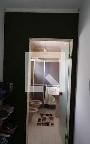 Casa à venda com 220m², 3 quartos e 2 vagasQuarto 2