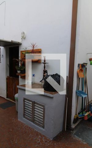 Casa à venda com 220m², 3 quartos e 2 vagasÁrea de Serviço