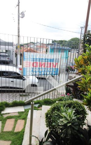 Casa à venda com 220m², 3 quartos e 2 vagasÁrea Comum