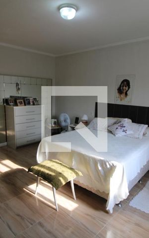 Casa à venda com 220m², 3 quartos e 2 vagasQuarto 2