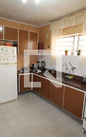 Casa à venda com 220m², 3 quartos e 2 vagasCozinha
