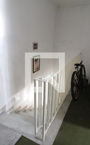 Casa à venda com 220m², 3 quartos e 2 vagasCorredor