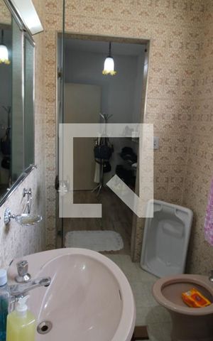 Casa à venda com 220m², 3 quartos e 2 vagasQuarto 2 - Banheiro