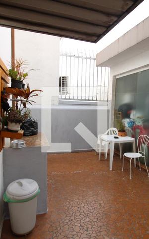 Casa à venda com 220m², 3 quartos e 2 vagasÁrea de Serviço