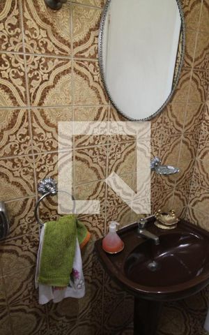 Casa à venda com 220m², 3 quartos e 2 vagasLavabo 